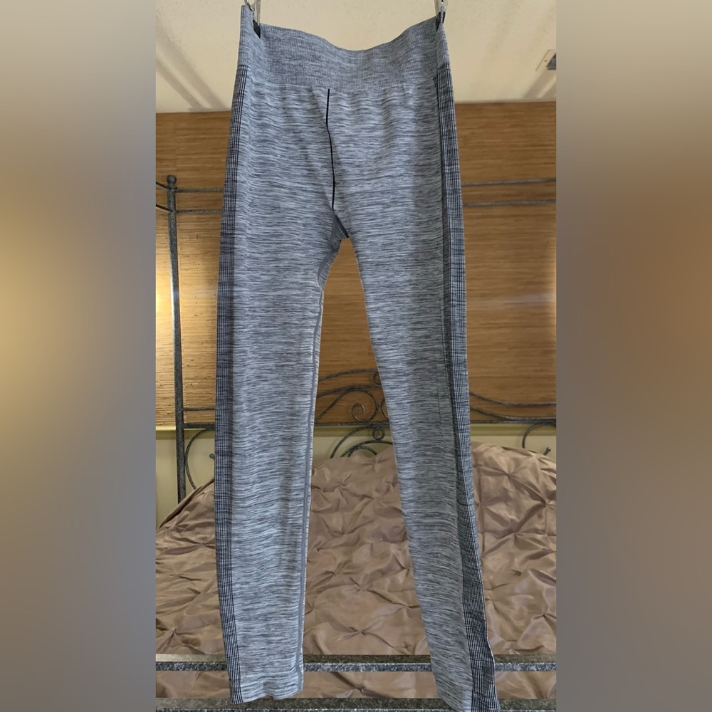 Nine West Gray Women’s Stretchy TikTok Butt Leggings Size S/M